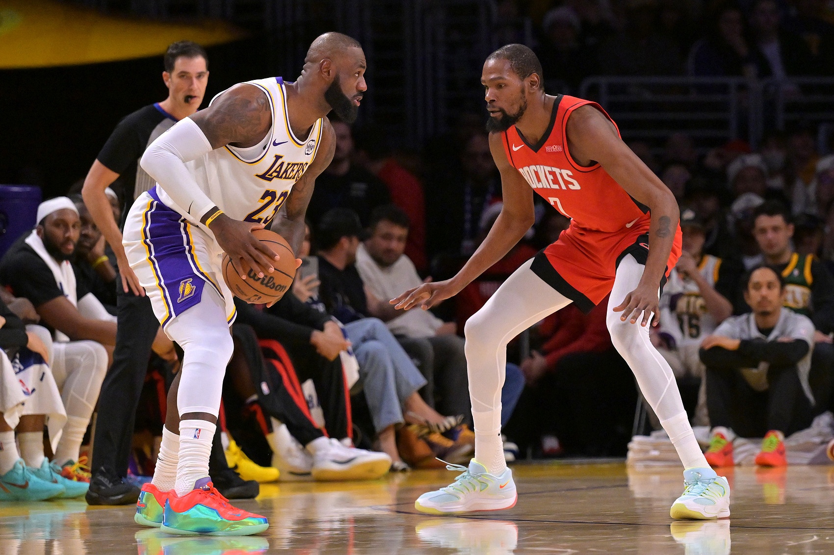 澳客网-👑勒邦·占士遇上雷霸龙！NBA译名迷宫：同一球星 三种叫法~